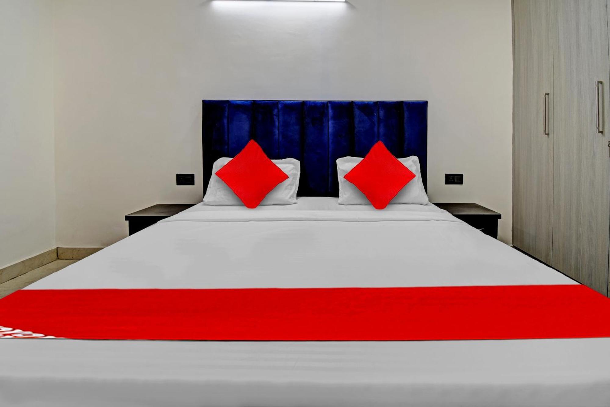 Hotel O Sai Kripa Stay Нью-Дели Экстерьер фото