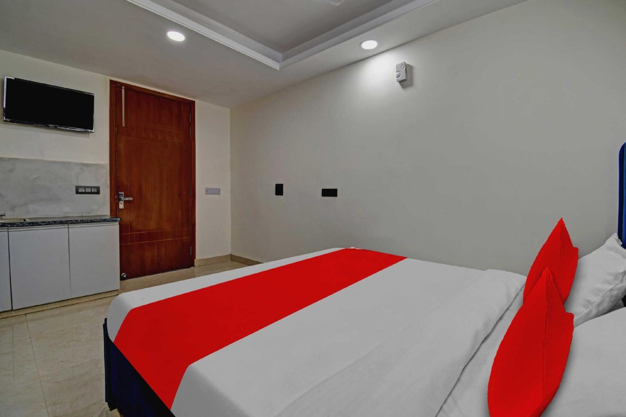 Hotel O Sai Kripa Stay Нью-Дели Экстерьер фото