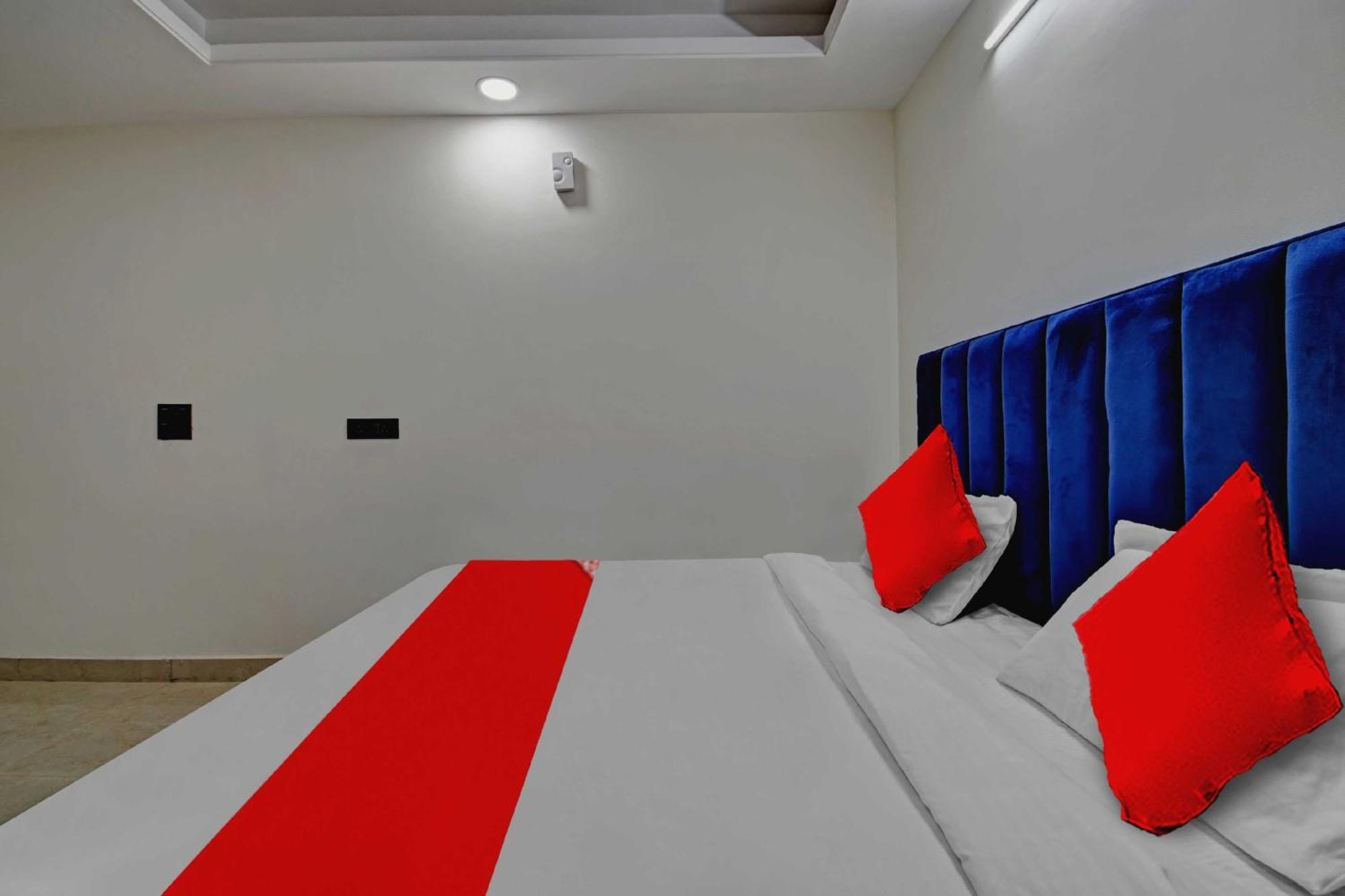 Hotel O Sai Kripa Stay Нью-Дели Экстерьер фото